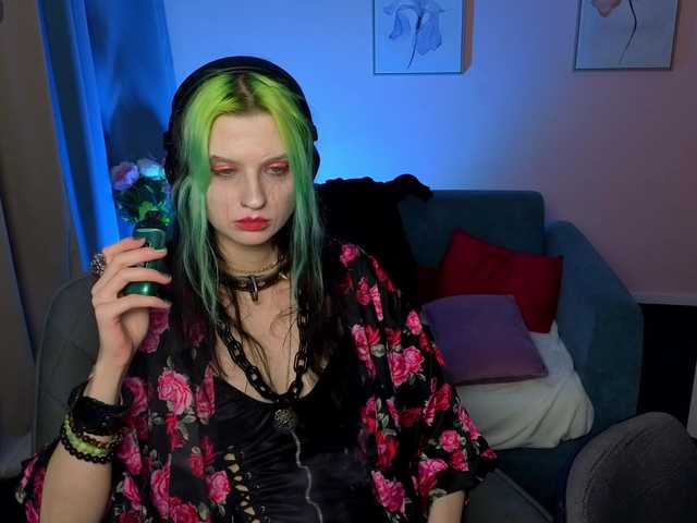 ToxicKittyy's BongaCams show and profile