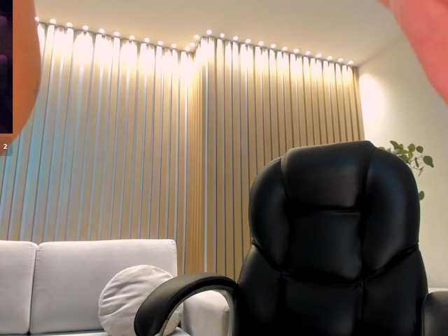 BellaThompson's BongaCams show and profile