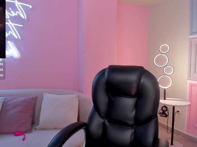 BellaThompson's BongaCams show and profile