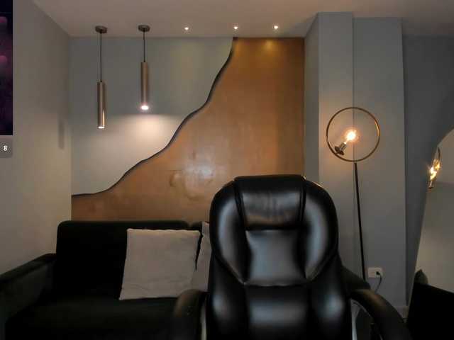 BellaThompson's BongaCams show and profile