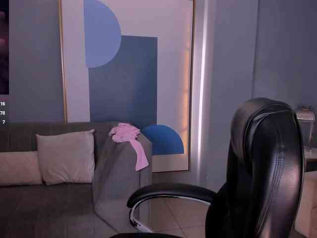 BellaThompson webcam