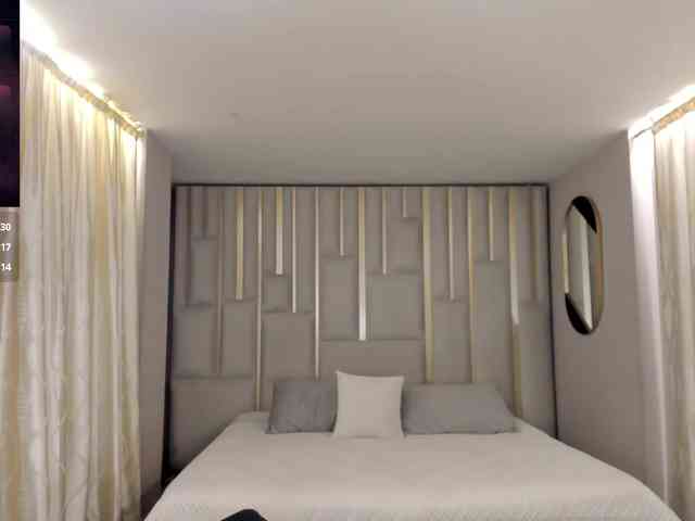 BellaThompson webcam