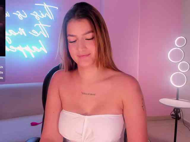 BellaThompson webcam