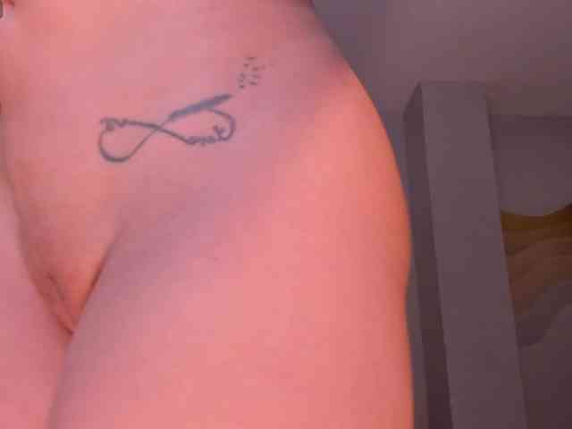 BellaThompson webcam