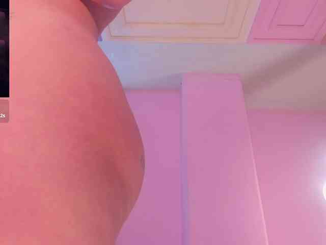 BellaThompson webcam