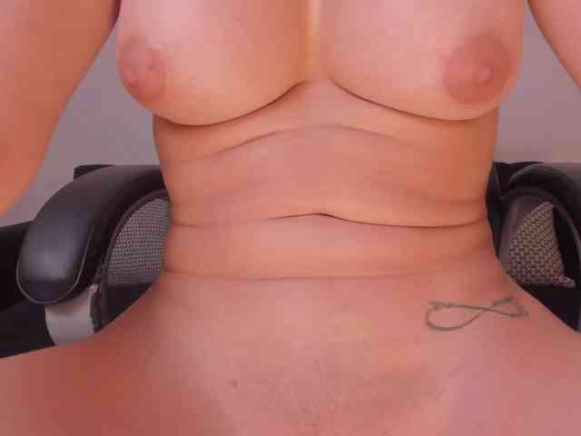 BellaThompson webcam