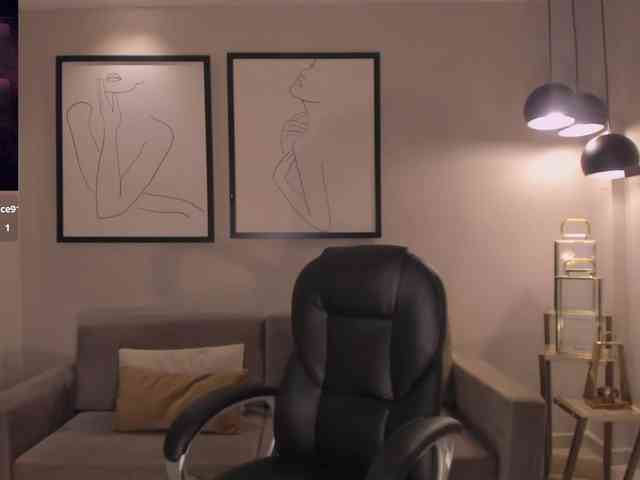 BellaThompson webcam