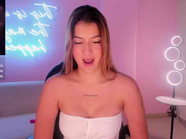 BellaThompson webcam