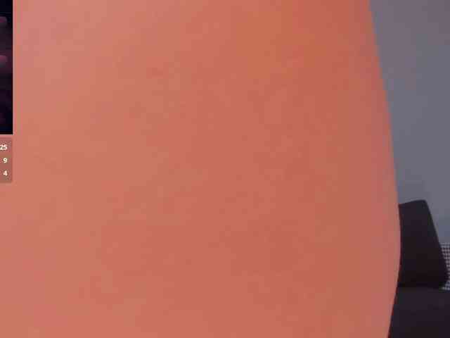 BellaThompson webcam