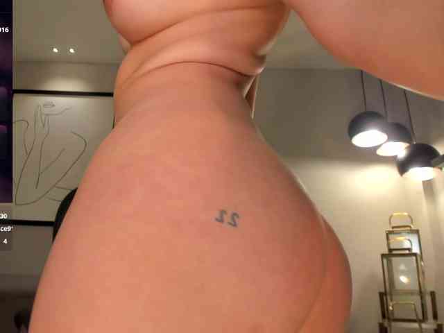 BellaThompson webcam