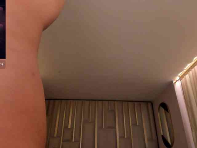 BellaThompson webcam