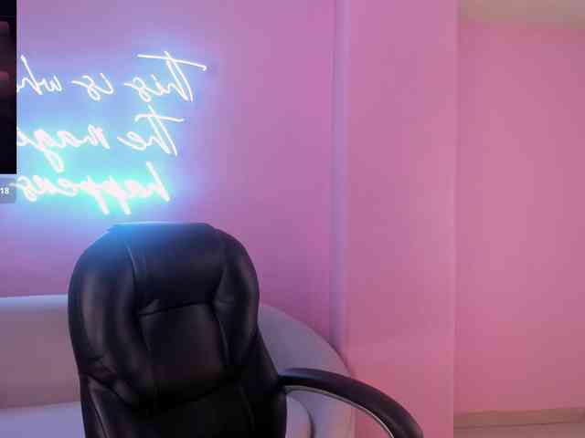 BellaThompson webcam