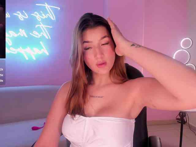 BellaThompson webcam