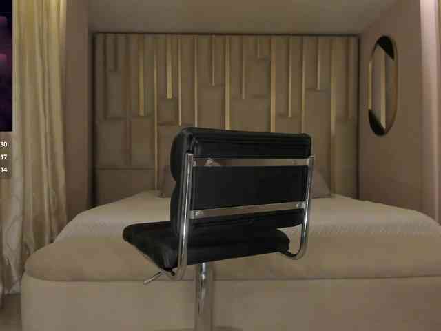 BellaThompson webcam