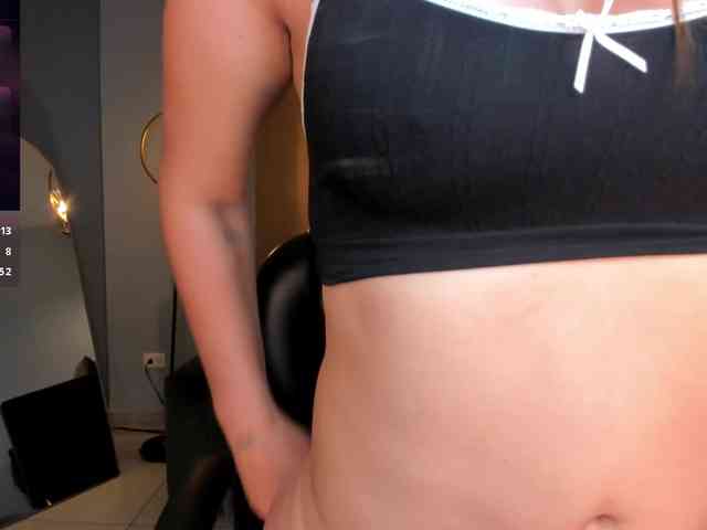 BellaThompson webcam