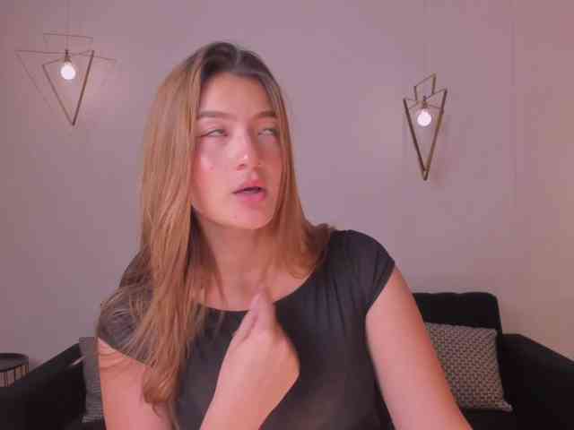 BellaThompson webcam