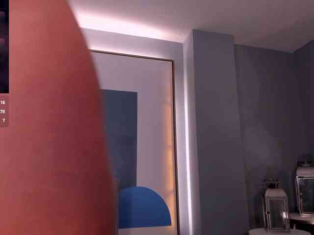 BellaThompson webcam