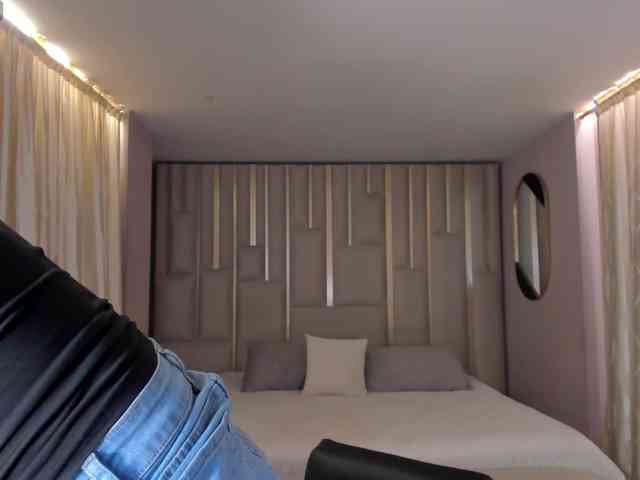 BellaThompson webcam