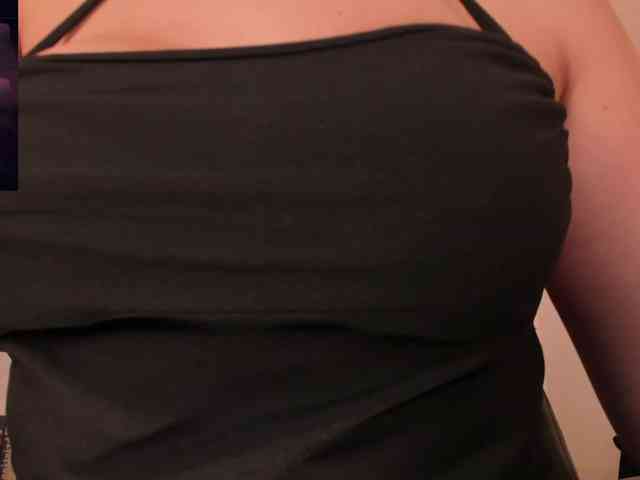 BellaThompson webcam