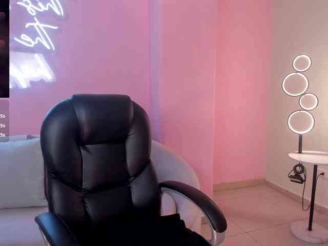 BellaThompson webcam