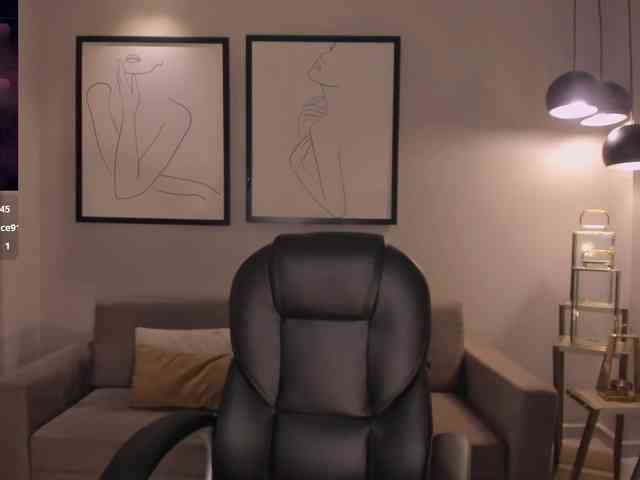 BellaThompson webcam