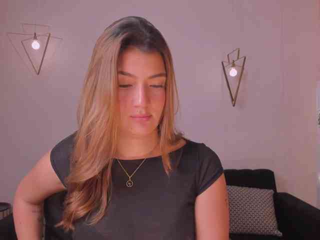 BellaThompson webcam