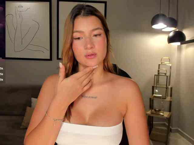 BellaThompson webcam