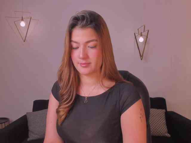 BellaThompson webcam