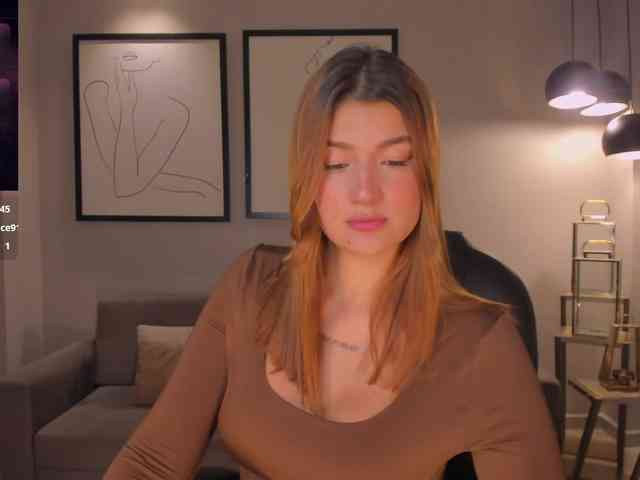 BellaThompson webcam