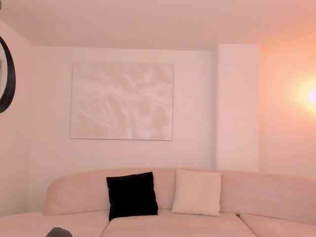 BellaThompson webcam