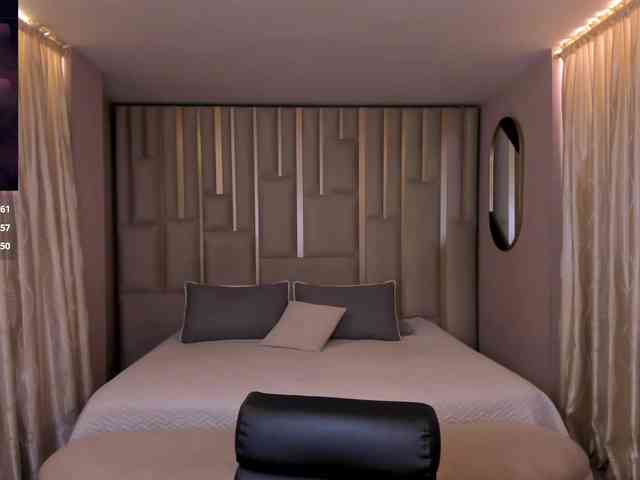 BellaThompson webcam