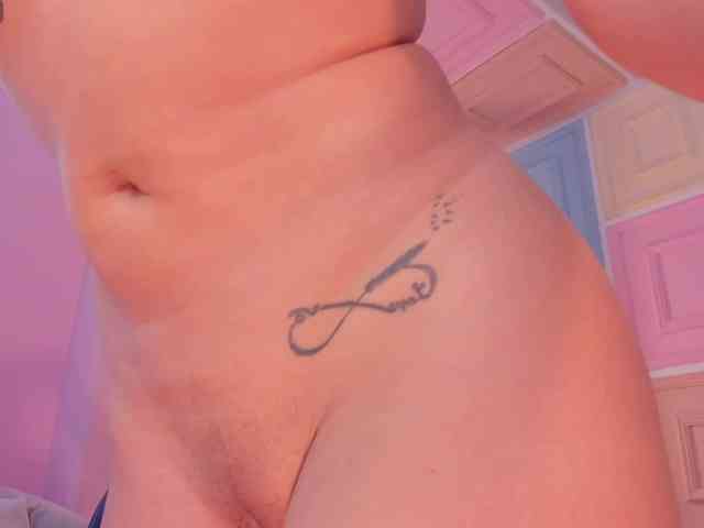 BellaThompson webcam