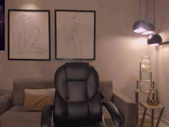 BellaThompson webcam