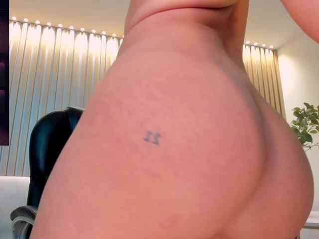 BellaThompson webcam