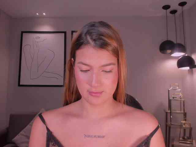 BellaThompson webcam