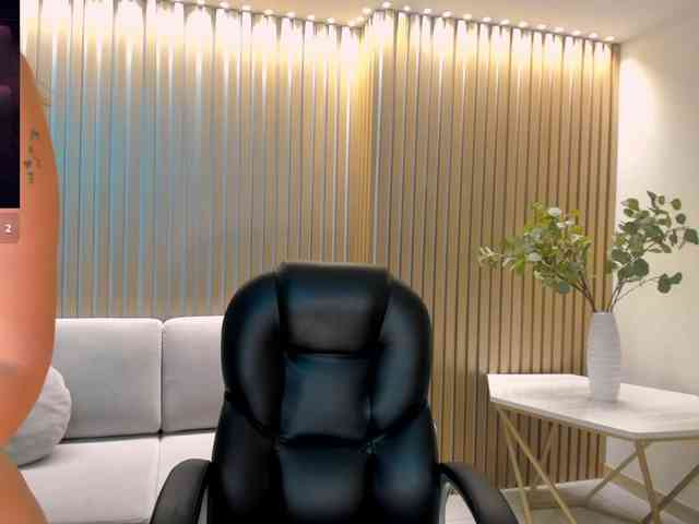 BellaThompson webcam