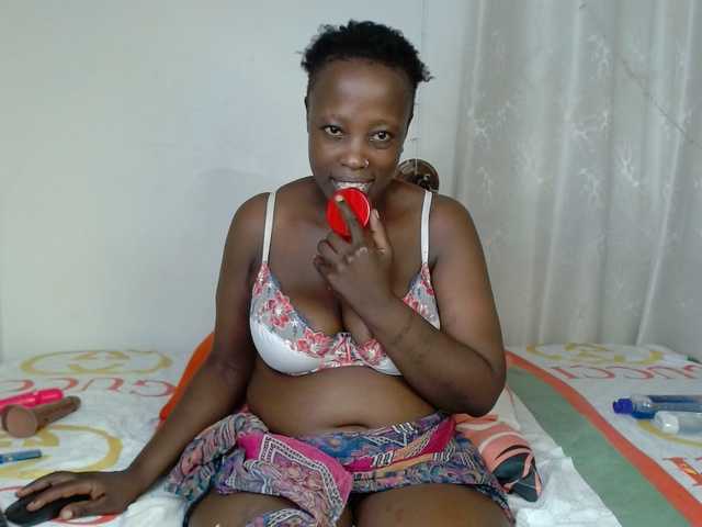 LynaBella's BongaCams show and profile