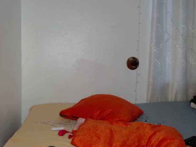 LynaBella's BongaCams show and profile