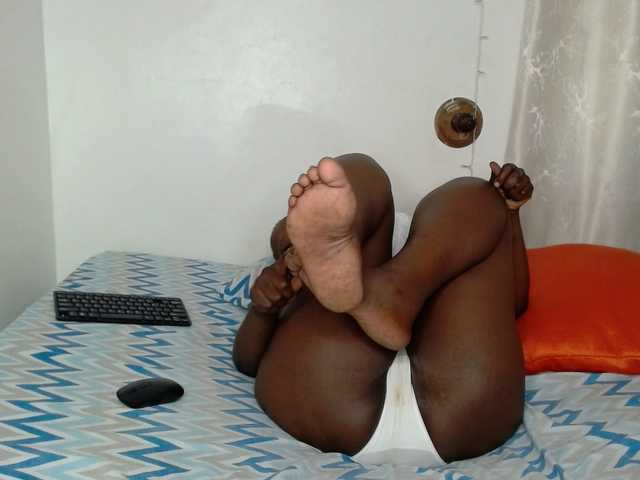 LynaBella's BongaCams show and profile