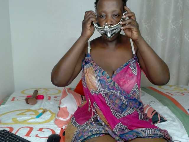 LynaBella's BongaCams show and profile