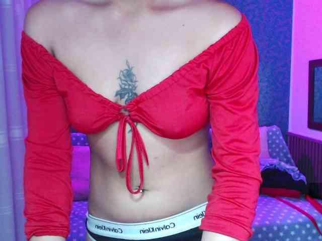 Rosss-mia Live Webcam on BongaCams