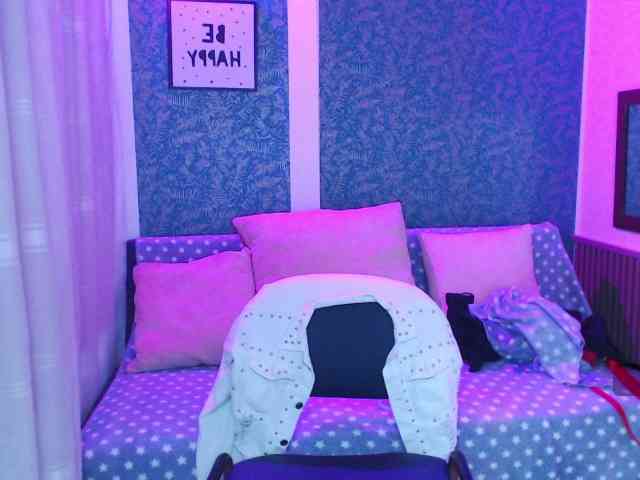 Rosss-mia Live Webcam on BongaCams