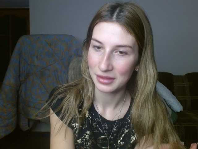 LunaVibe-V webcam bongacams model stream image