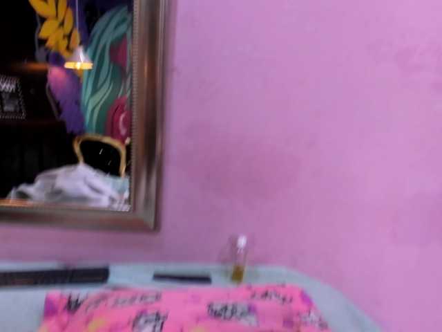 Katty-Kiss- broadcasting live