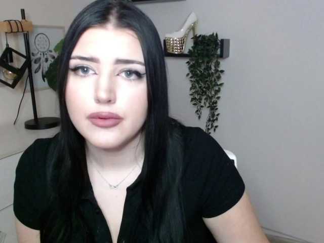 Miabrunette22 from BongaCams