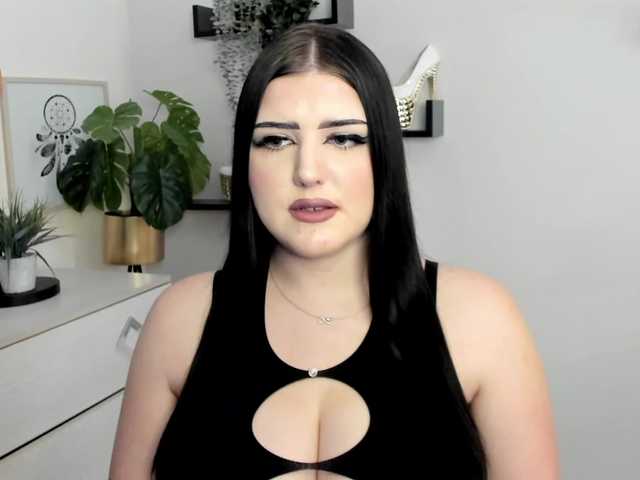 Miabrunette22's BongaCams show and profile