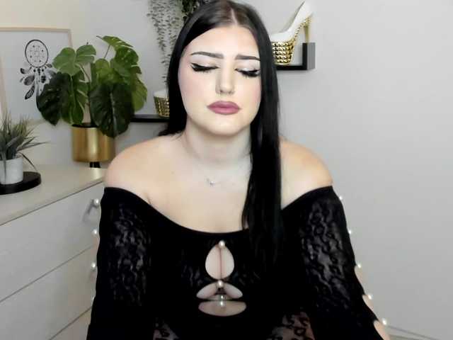 Miabrunette22's BongaCams show and profile