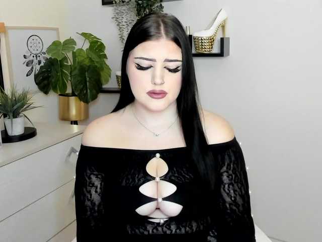 Miabrunette22's BongaCams show and profile