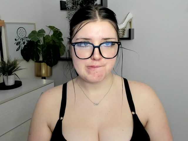 Miabrunette22's BongaCams show and profile
