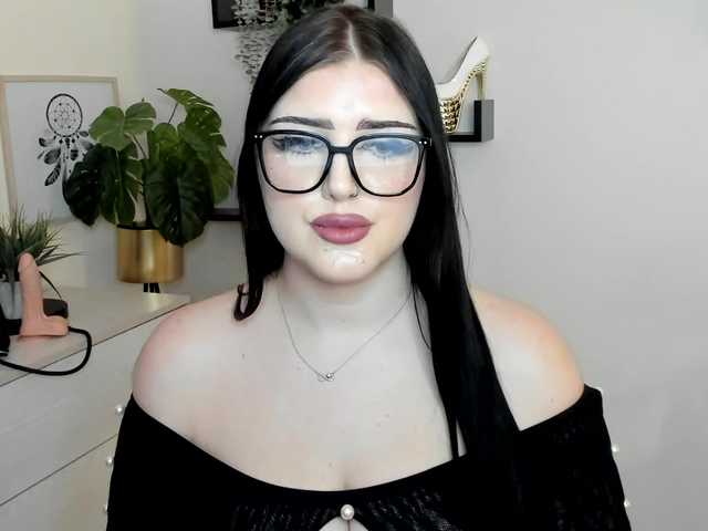 Miabrunette22's BongaCams show and profile